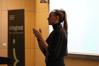Gesture ,Spokesperson ,Public speaking ,Event ,Audio equipment.