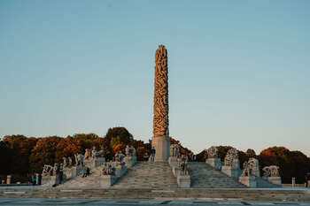 Sky ,Daytime ,Monument ,Landmark ,Memorial.