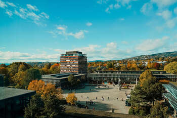 Daytime ,City ,Public space ,Architecture ,Landmark.