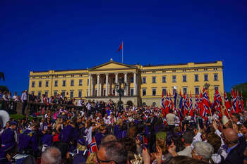Flag ,Crowd ,Public event ,pole ,Audience.