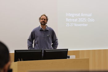 Electronic device ,Presentation ,Spokesperson ,Technology ,Speech.