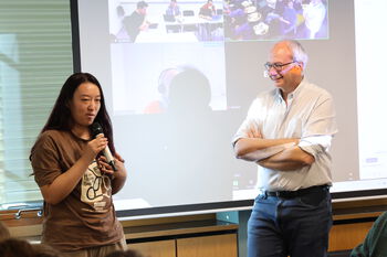 Shirt ,Presentation ,Electronic device ,Interaction ,Lecture.