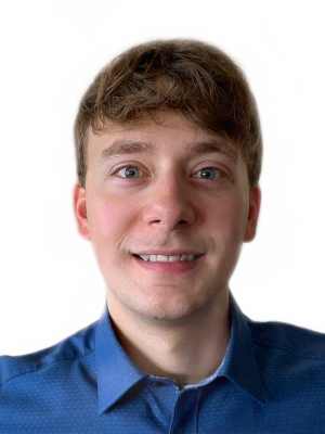 Bildet kan inneholde: panne, kinn, smil, kjole skjorte, kjeve.