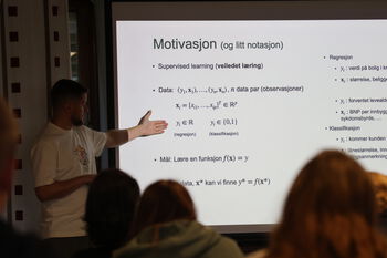 presentasjon ,elektronisk enhet ,projeksjonsskjerm ,foredrag ,seminar.